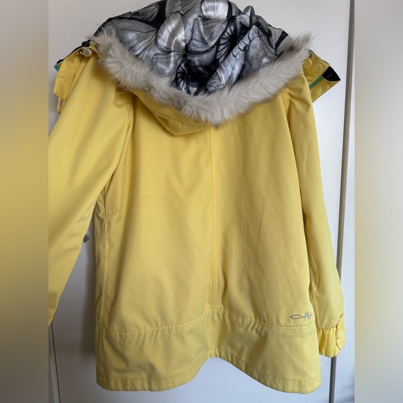 Oakley Gretchen Bleiler Signature Series Women's Snow Jacket. Size Large - Picture 7 of 8